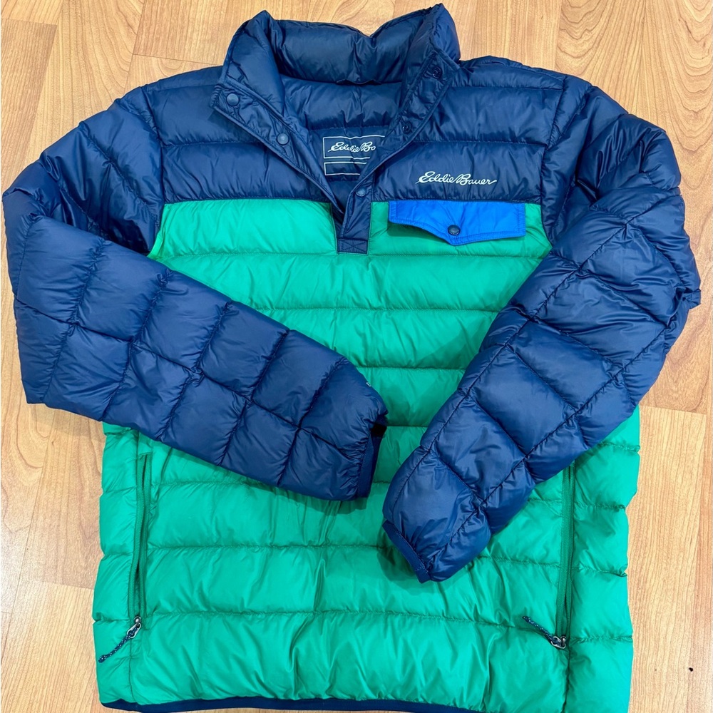 Men’s Eddie Bauer puffer popover puffer jacket. Size M.